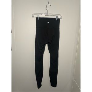 Lululemon wunder under black leggings size 4